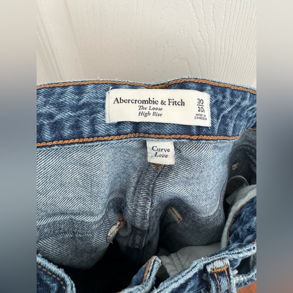 Abercrombie & Fitch Women's Curve Love High Rise Loose Jeans - Picture 4 of 4